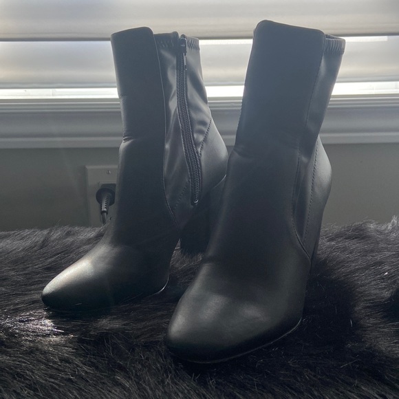 Aldo black booties - Picture 1 of 4